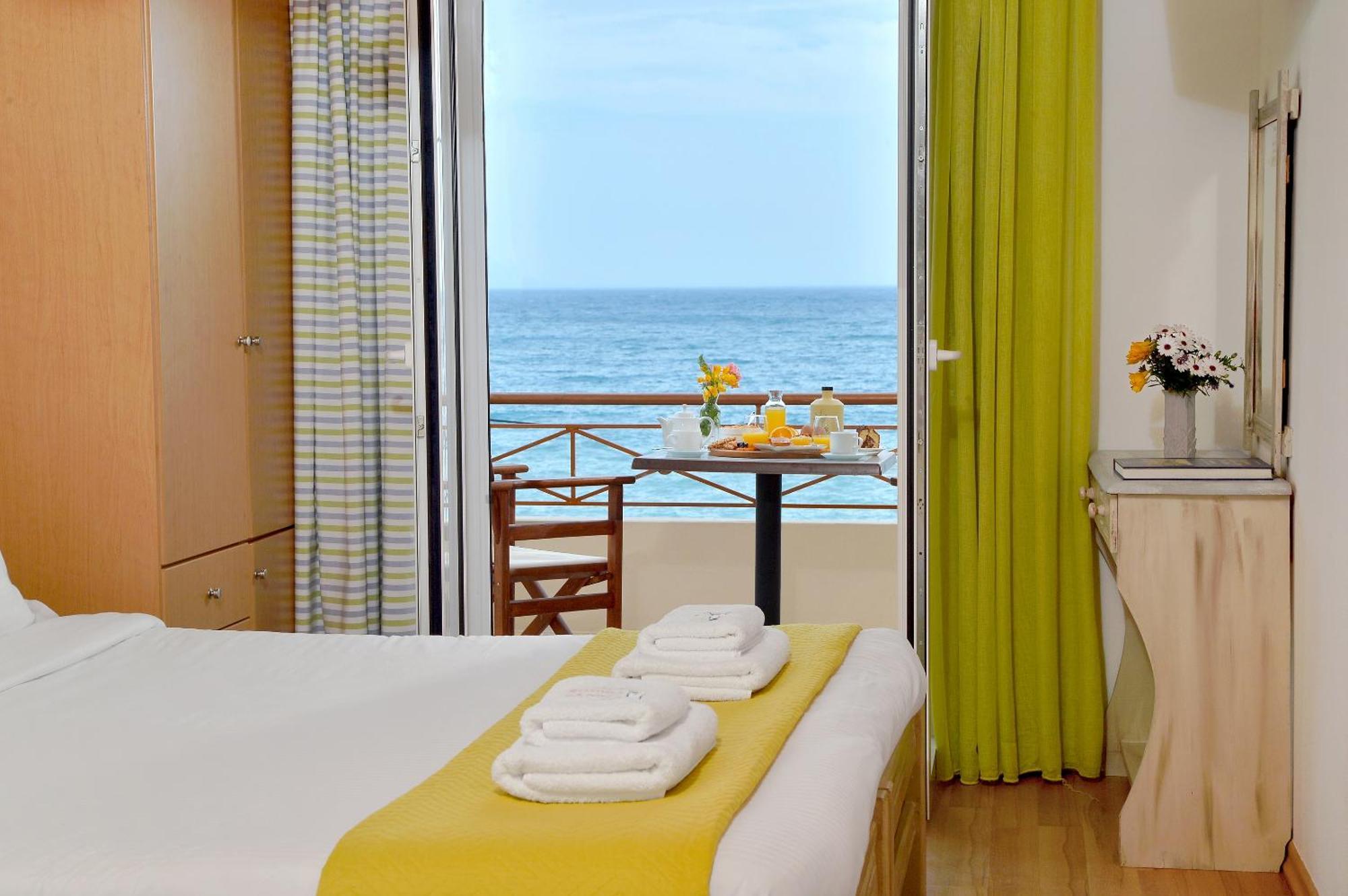 Aparthotel Pharos 2*